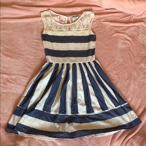 Lace Detail Striped Flowey Dress
